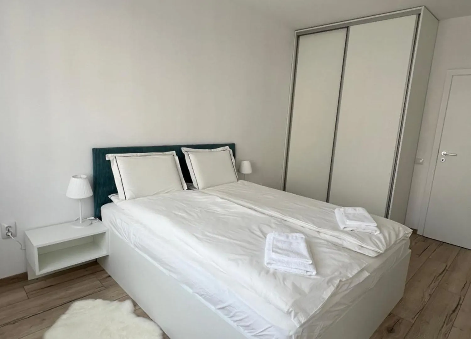 Midnightblue Apartment 반스코